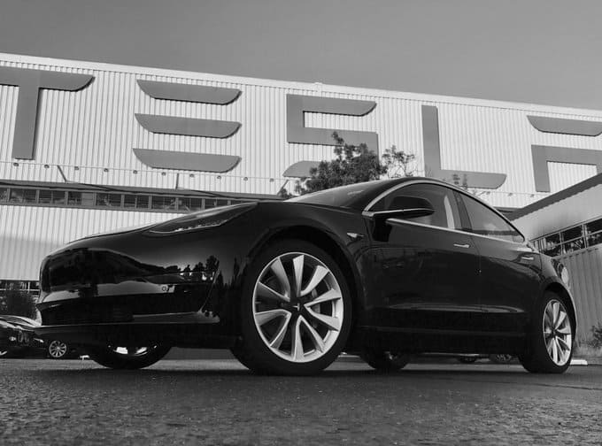 Tesla Finished their First Model 3, and Musk will be the One to Drive it